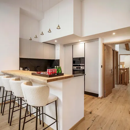 Luxury Penthouse Sauna Views 4br Nebula דירה *